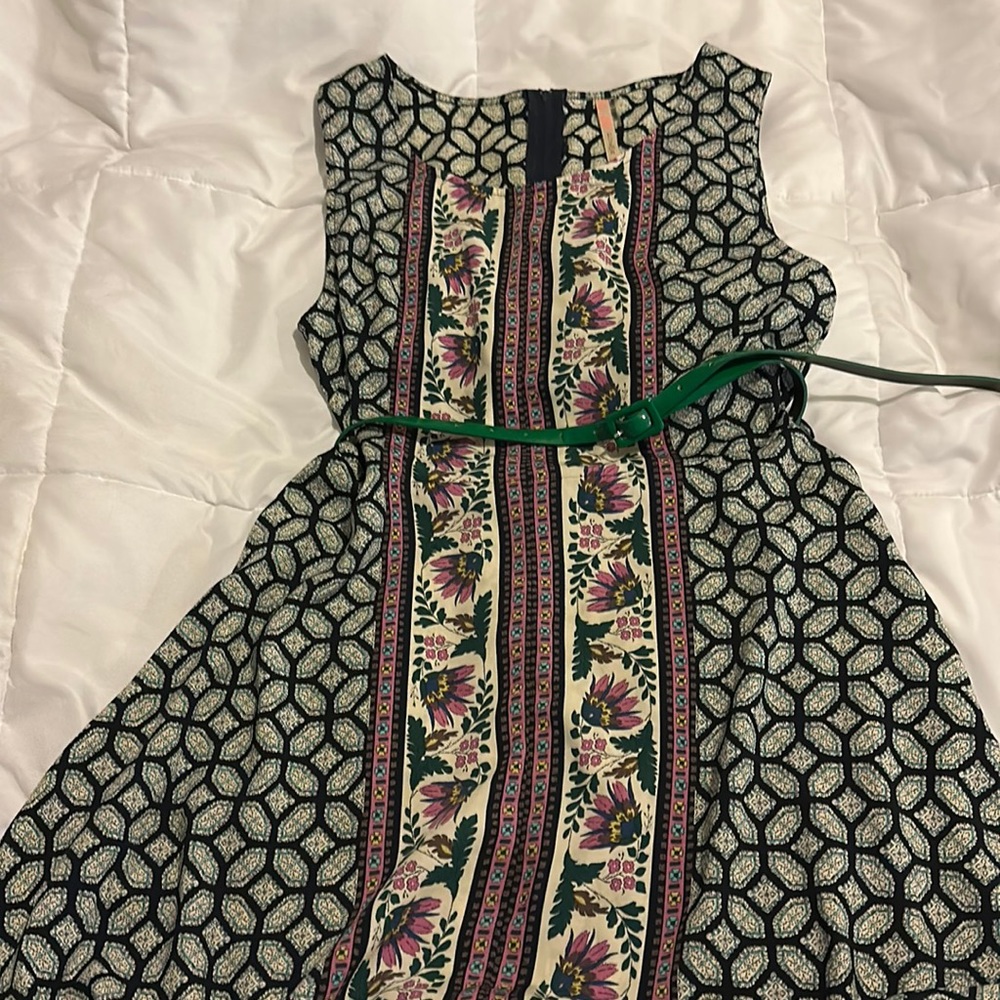 Poema Sleeveless Sheath Dual Pattern Front Belted